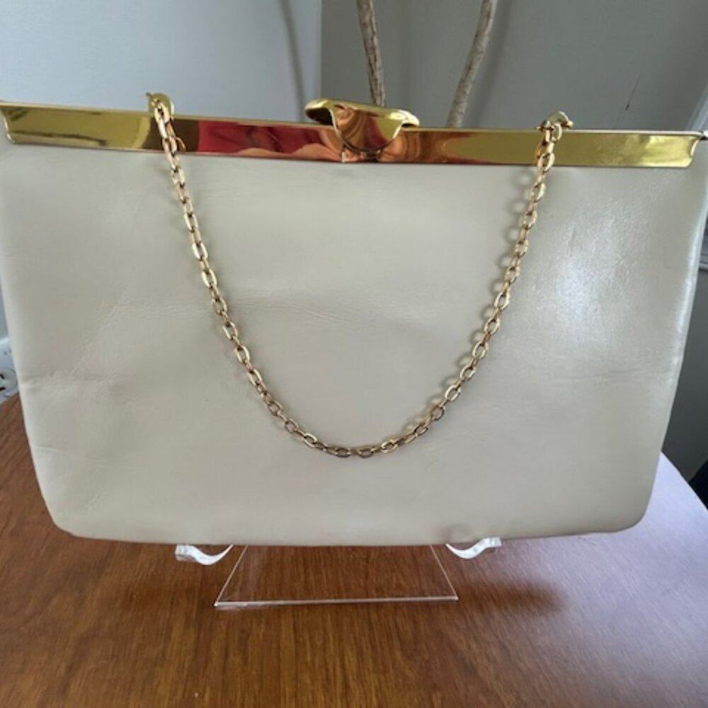 Vintage 1950's ETRA Kiss Lock LEATHER Clutch-Rolo Chain-DIAMOND Shaped Opening